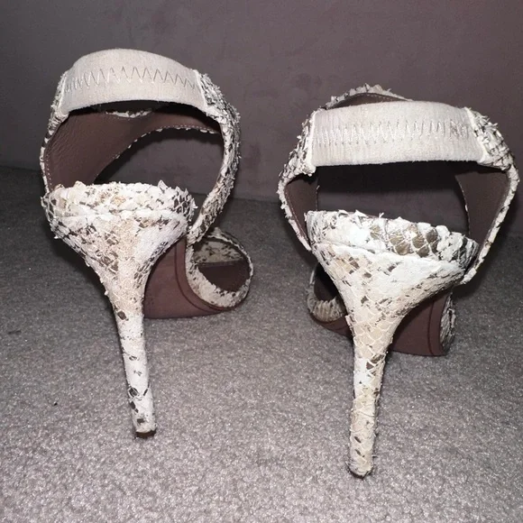 Snake skin looking heels by BCBG Max Azria - Picture 3 of 5
